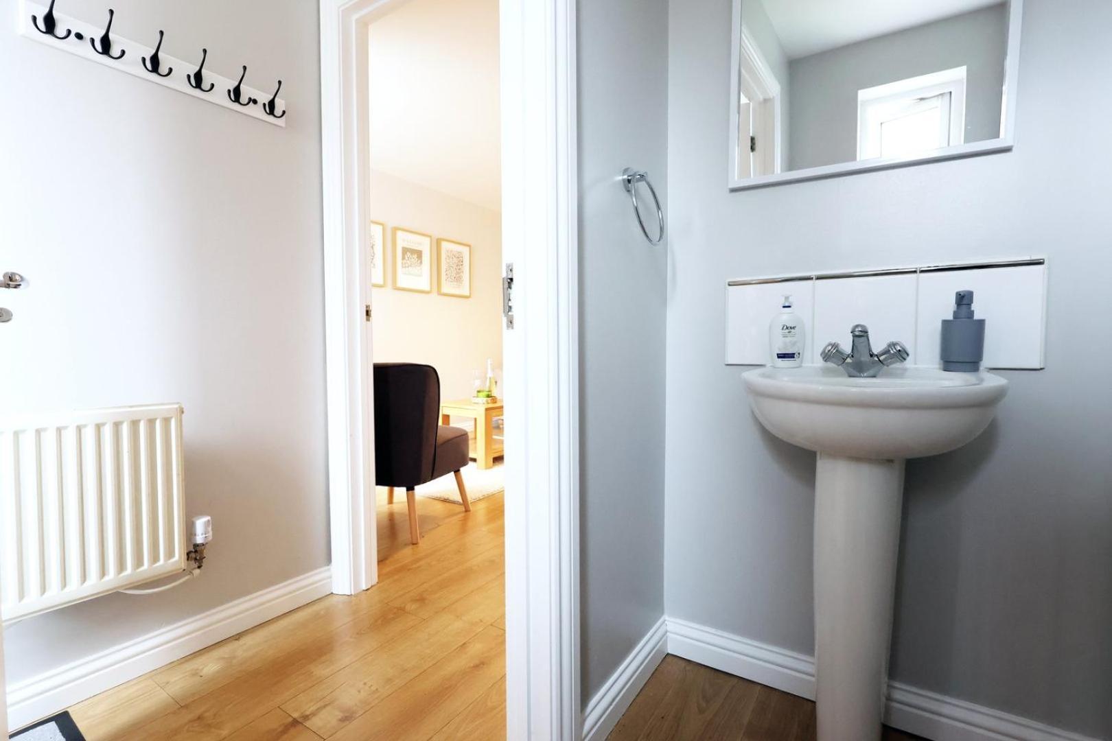 Appartement Relaxing 2-Bed Coastal Escape In Port Talbot Extérieur photo