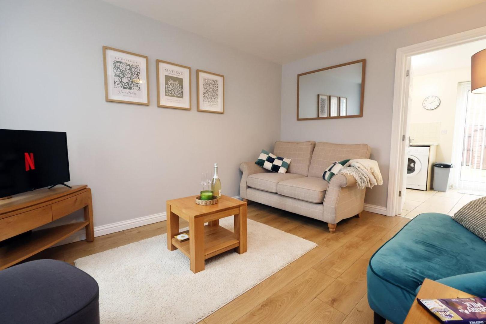 Appartement Relaxing 2-Bed Coastal Escape In Port Talbot Extérieur photo