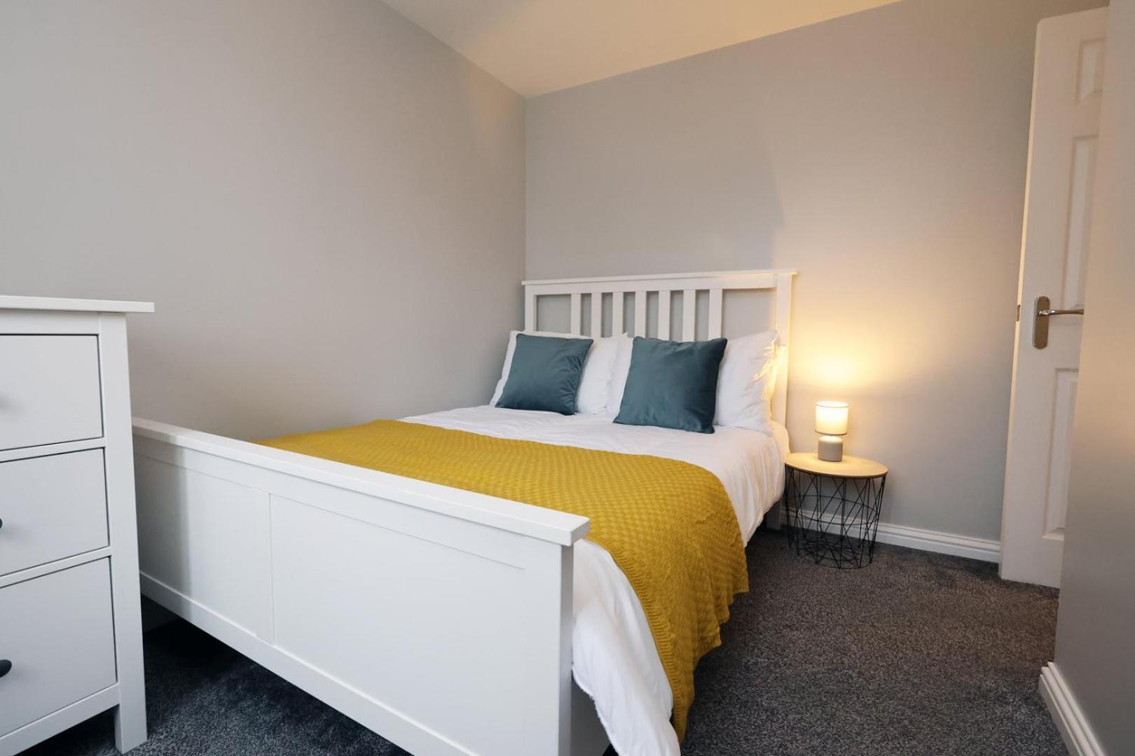 Appartement Relaxing 2-Bed Coastal Escape In Port Talbot Extérieur photo