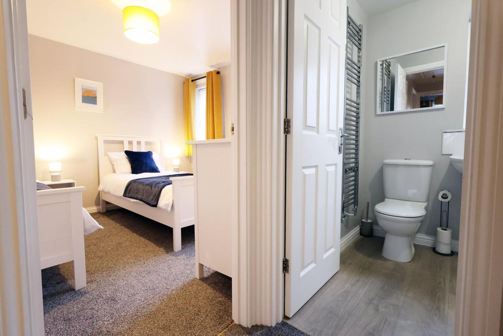 Appartement Relaxing 2-Bed Coastal Escape In Port Talbot Extérieur photo