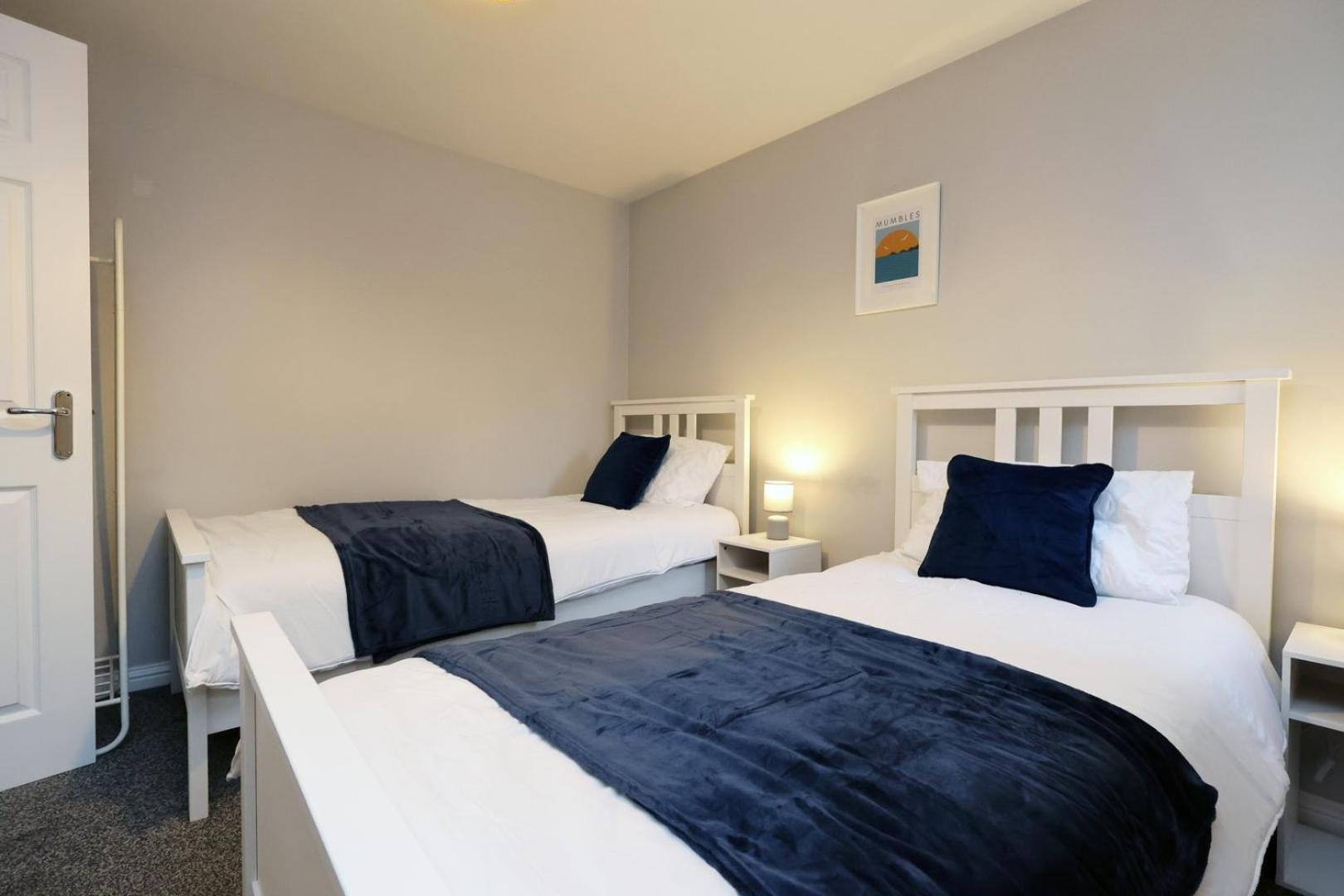 Appartement Relaxing 2-Bed Coastal Escape In Port Talbot Extérieur photo