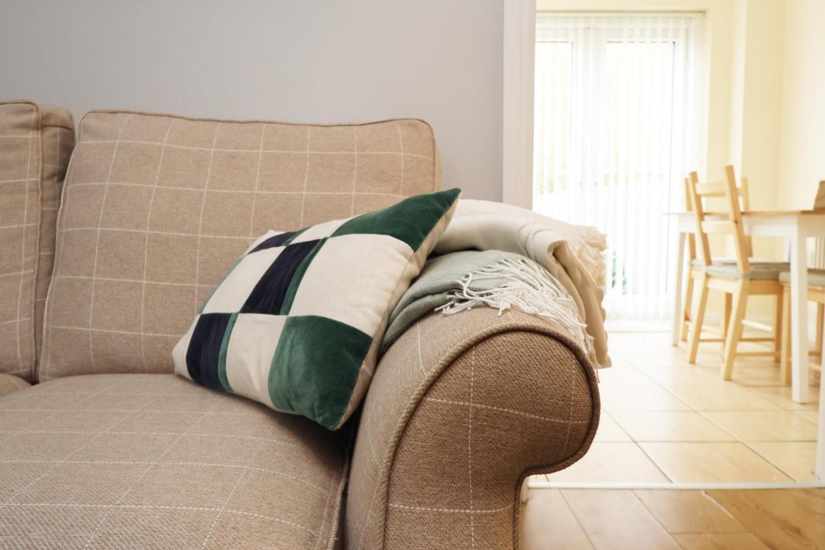 Appartement Relaxing 2-Bed Coastal Escape In Port Talbot Extérieur photo